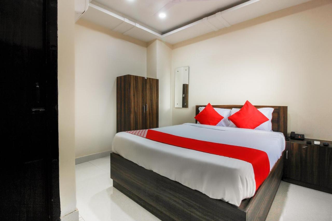 Отель Oyo 66942 Venus Residency Lalaguda Экстерьер фото